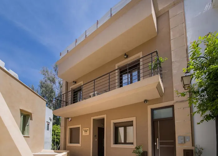 Aretousa Apartament *